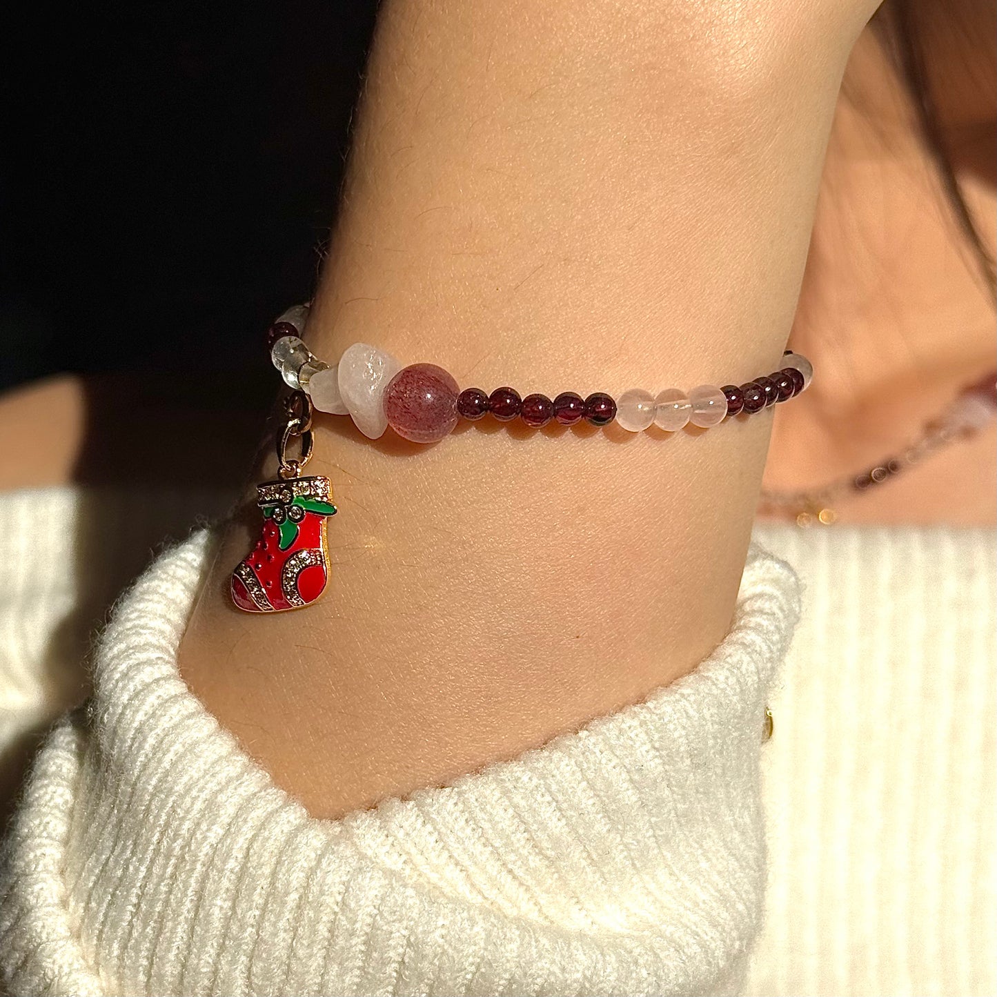 Festive Berry: Garnet, Clear Quartz, Rose Quartz & Strawberry Quartz Beaded Bracelet